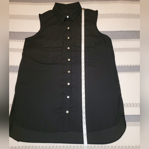 Sheer Long Sleeveless Button-Up Top - Picture 4 of 5